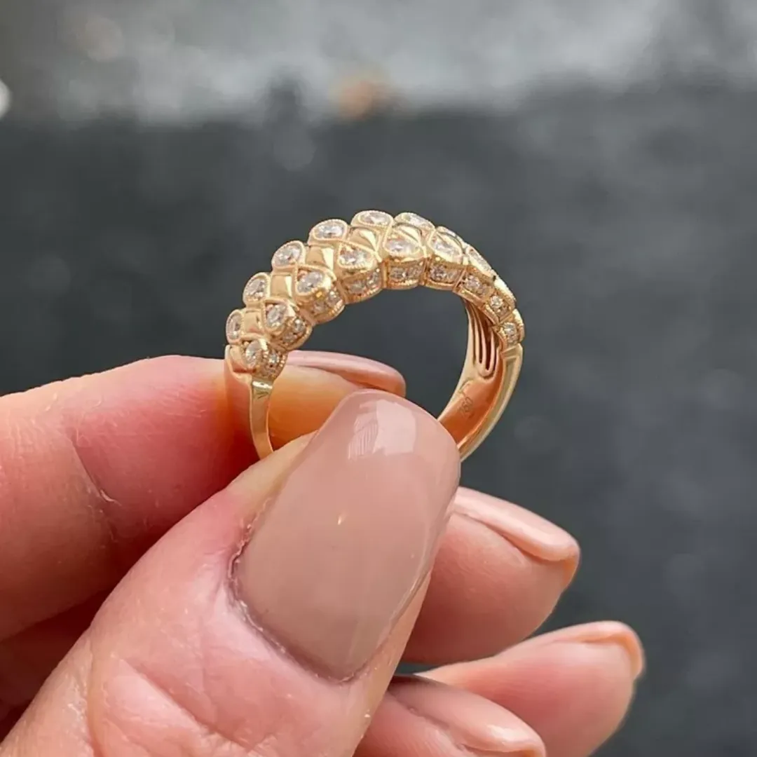 /public/photos/live/Unique Style Moissanite Woman Wedding Ring 602 (3).webp
